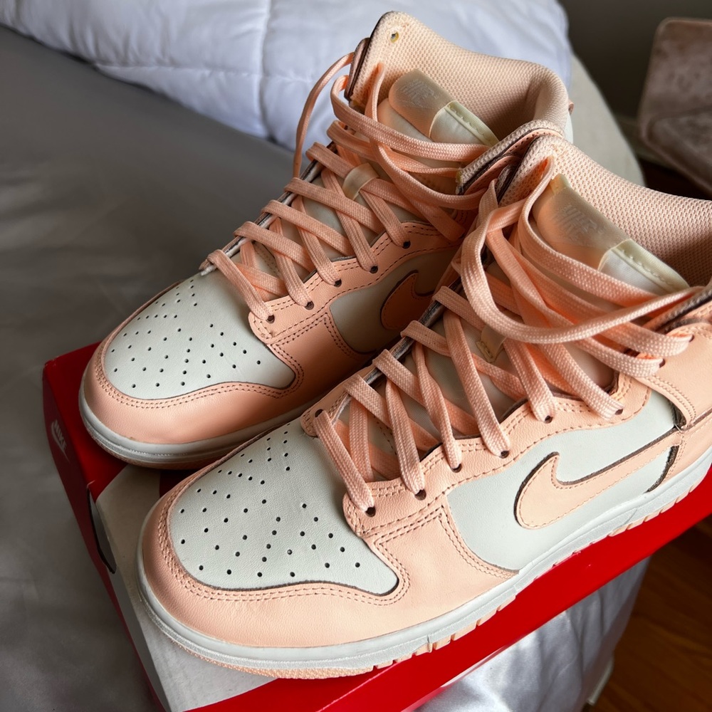 Woman’s Air Jordan 1 “Washed Pink” Retro High OG